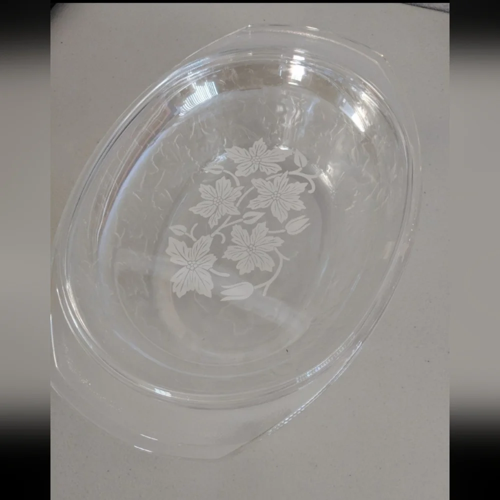 Elegant Holiday Vintage Serveware Baking Dish Floral Poinsettia Nostalgia
